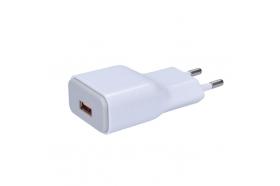 Síťový adaptér (5V, USB)